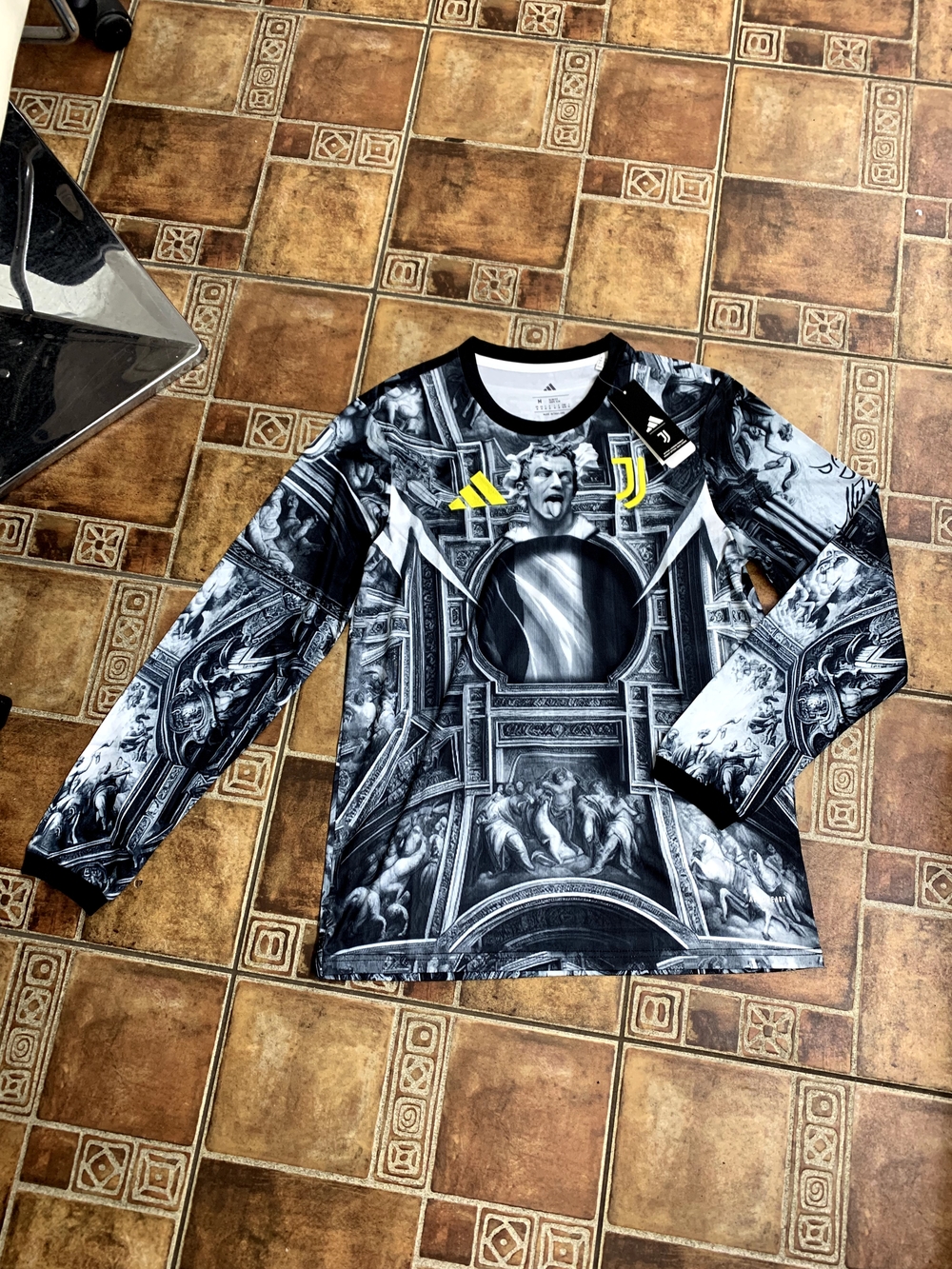Adidas Juventus 2025/26 Long Sleeve Training Jersey Size M